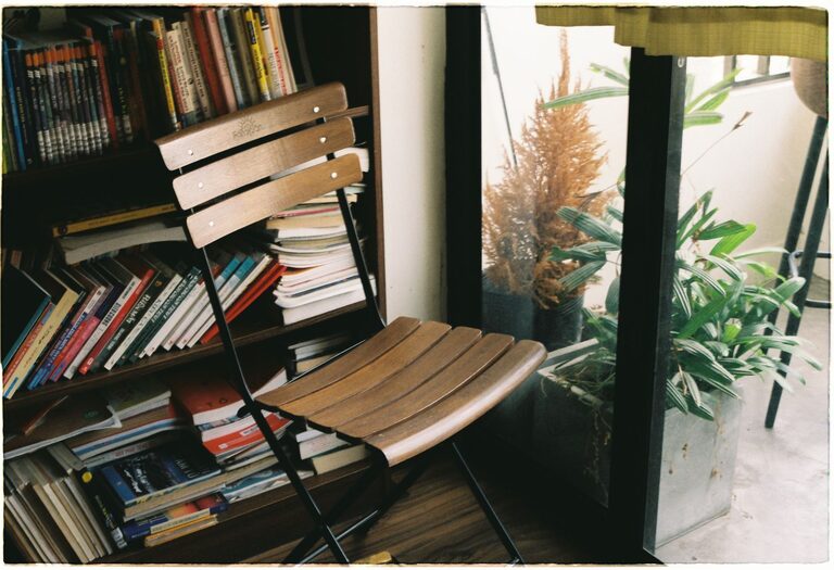 Tips for Creating a Cozy Reading Nook at Home